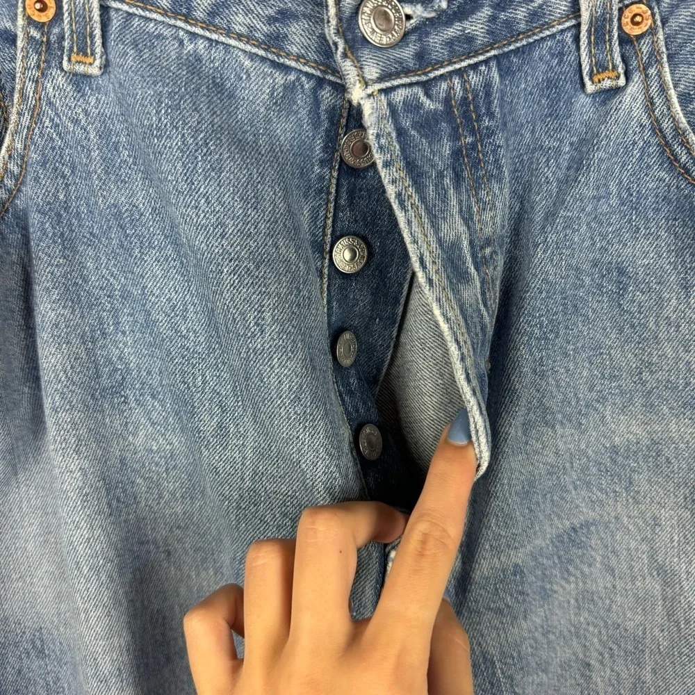 Levi's 501 Button Fly Straight Leg 100% cotton Denim Jeans size 36x36